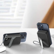 Load image into Gallery viewer, Levelo Airlink10000mAh QI2 Portable iph16 Power Bank-Black