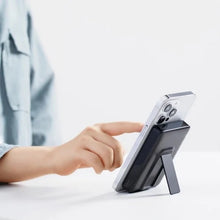 Load image into Gallery viewer, Anker MagGo Power Bank (10000mAh, 7.5W Stand) - Black