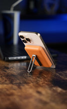 Load image into Gallery viewer, Maxwell Snap Max 5000mAh Magsafe Power Bank