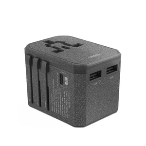 Uniq Voyage Travel Adapter Black
